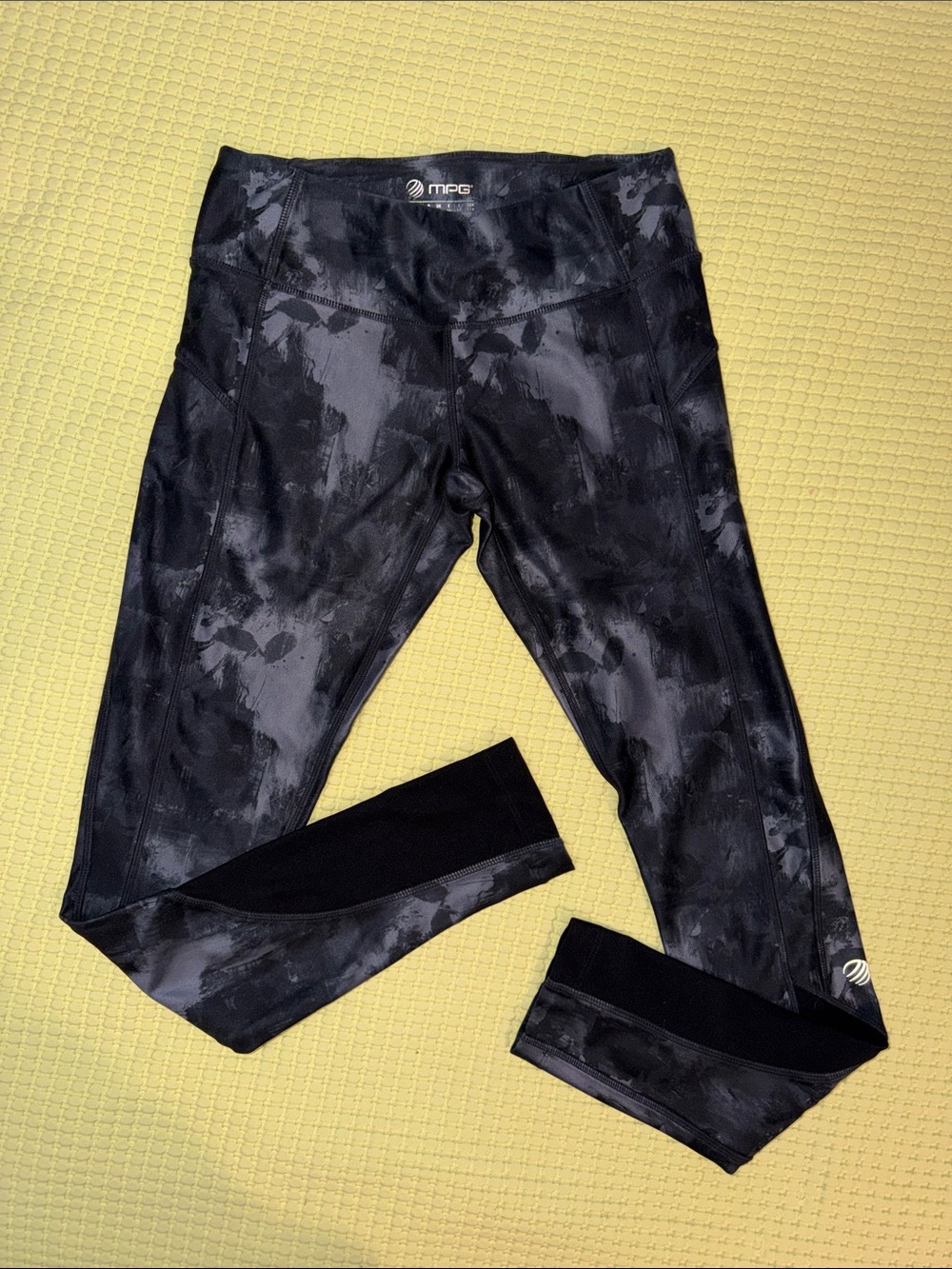 MPG Black & Charcoal Camouflage Leggings